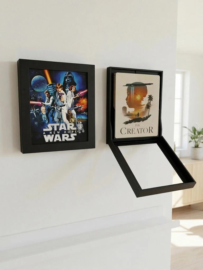 Schwarzer 3D-Druck-Wandhalter für Blu-ray und Steelbooks an weißer Wand